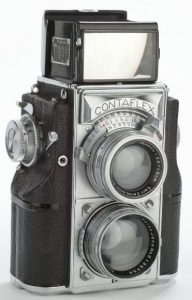 The Zeiss Ikon Contaflex from 1935 was the basis for the Yallu Flex, and most likely looked very similar.