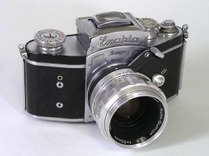 This prewar Kine Exakta from 1938 has a fixed viewfinder, but otherwise looks very similar to later models.