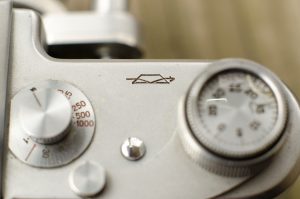 The speed selector on the Start is very similar to that of the Zorki rangefinder.