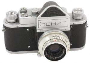An early Zenit from around 1952 shows a striking similarity to the Zorki rangefinder.