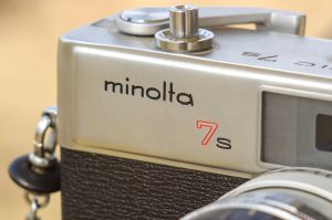 I have always been a fan of Minolta's older, lowercase logo. I prefer it to the "rising sun" logo of the 80s.