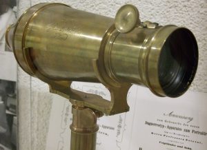 A replica of the Daguerreotyp-Apparat zum Portraitiren which was Voigtländer's first camera, made in 1841.