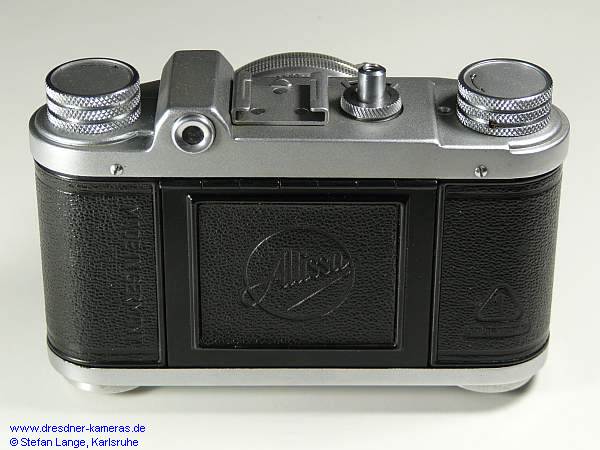 Altix IV (Fr�he Exportausf�hrung ohne Seriennummer mit kleinen Drehkn�pfe sowie dem senkrechten Schriftzug "Made in Germany" auf dem R�ckwandleder. Die Entfernungseinstellung der Optik ist nur mit feet graviert.)