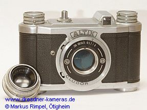 Altix III - early camera with VEB-BW logo on shutter (version with Cludor shutter and standardized flash socket)