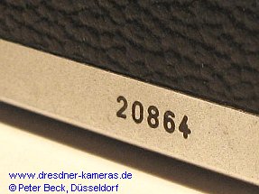 Contax-S mit Seriennummer 31982 - zus�tzliche Fabrikationsnummer 20864 an der unteren R�ckwandleiste