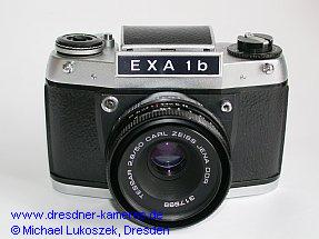 Exa 1b #C876880 mit Tessar 2,8/50; mit schwarzer Frontplatte