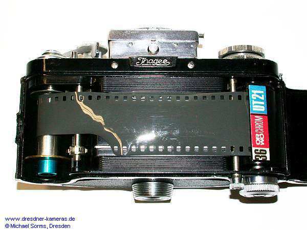 Installation position of the reel and film in Exakta cameras (regardless of the respective color code)