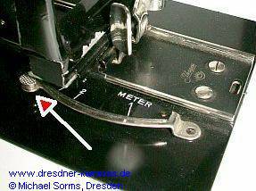 Focusing via radial lever on the base plate: Ihagee Photoklapp-Viktor No. 520 Focusing via radial lever on the base plate: Ihagee Photoklapp-Viktor No. 520