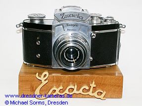 Wooden camera stand for the Kine Exacta