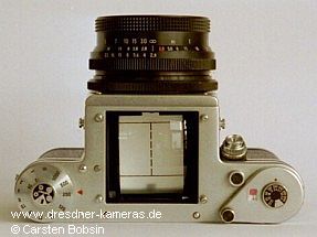 Pentacon six TLs (Ausschnittmarkierungen auf der Bildfeldlinse) Pentacon six TLs (Ausschnittmarkierungen auf der Bildfeldlinse)