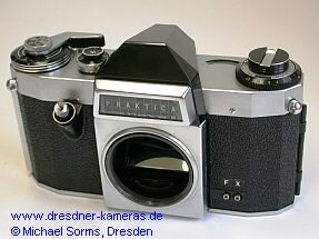 Praktica nova B - mit schwarzer Prismenkappe der Pentaflex SL bzw. Porst reflex; Pentaconturm und G�tezeichen fehlen am Boden der Frontplatte