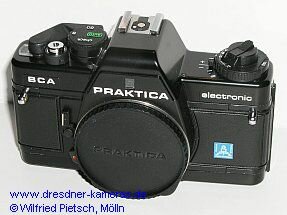 Praktica BCA mit Schild Pentacon Italia