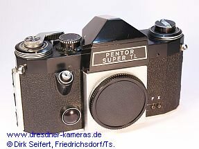 Pentor super TL mit schwarzer Deckkappe (Praktica super TL)