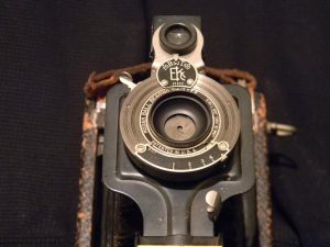The No. 1A Autographic Pocket Kodak is often incorrectly listed as being damaged because the front lens is missing, when in reality, this is how the camera was designed. The front lens element is located behind the shutter.
